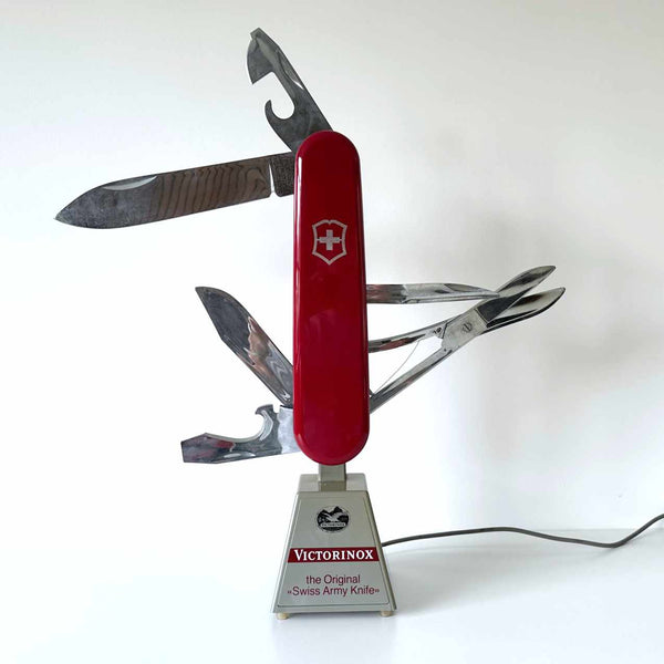 RARE SWISS ARMY KNIFE ELECTRIC RETAIL DISPLAY AUTOMATON BY VICTORINOX