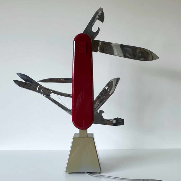 RARE SWISS ARMY KNIFE ELECTRIC RETAIL DISPLAY AUTOMATON BY VICTORINOX