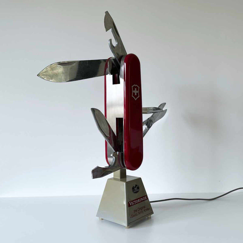 RARE SWISS ARMY KNIFE ELECTRIC RETAIL DISPLAY AUTOMATON BY VICTORINOX